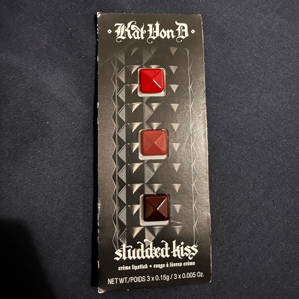 KAT VON D Lipstick